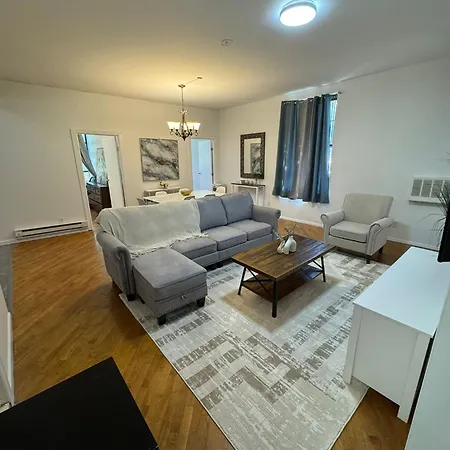 Bright 3 Bedroom Apartment In East Harlem! New York Exterior photo