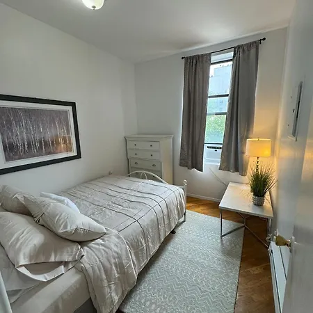 Bright 3 Bedroom Apartment In East Harlem! New York Exterior photo