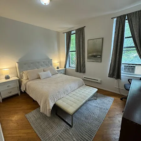 Bright 3 Bedroom Apartment In East Harlem! New York Exterior photo