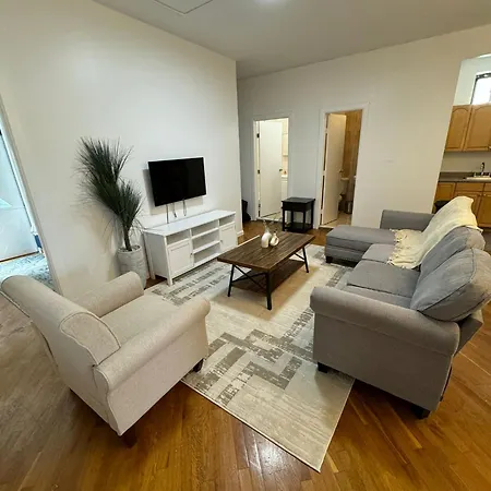 Bright 3 Bedroom Apartment In East Harlem! New York Exterior photo